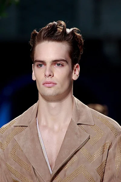Look 13